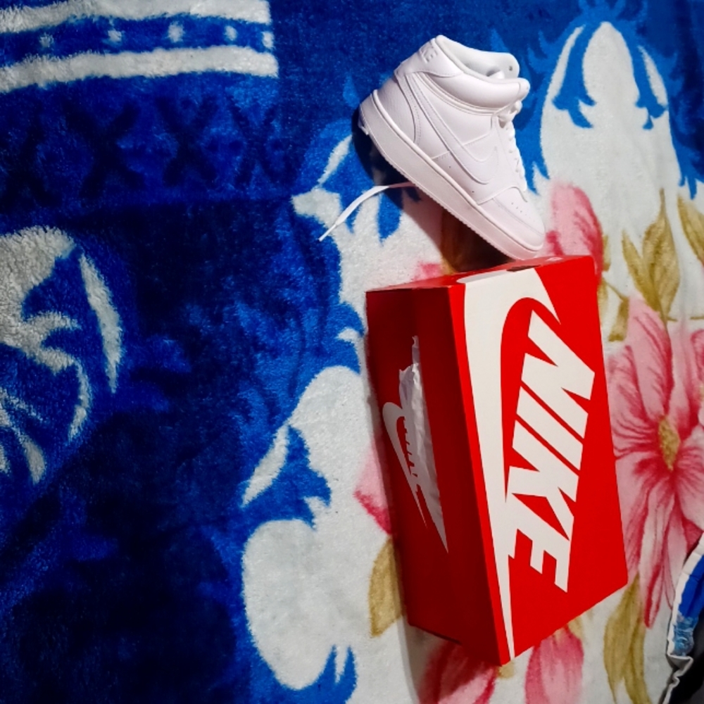 NWOT In Box Nike Court Vision Mid